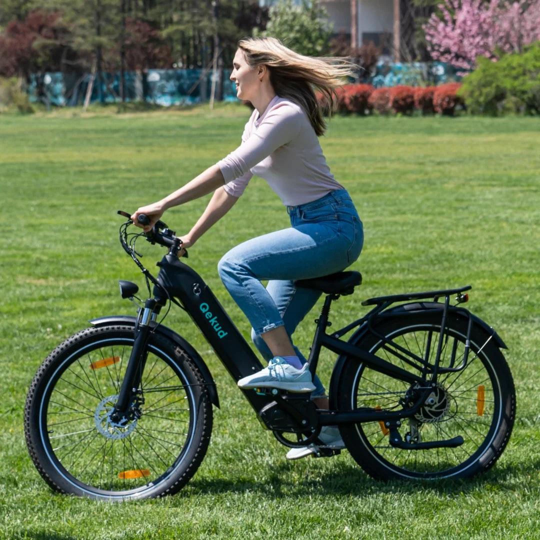 **Comparative Analysis of E-bikes, Traditional Bicycles, and Motorcycles: Pros and Cons**